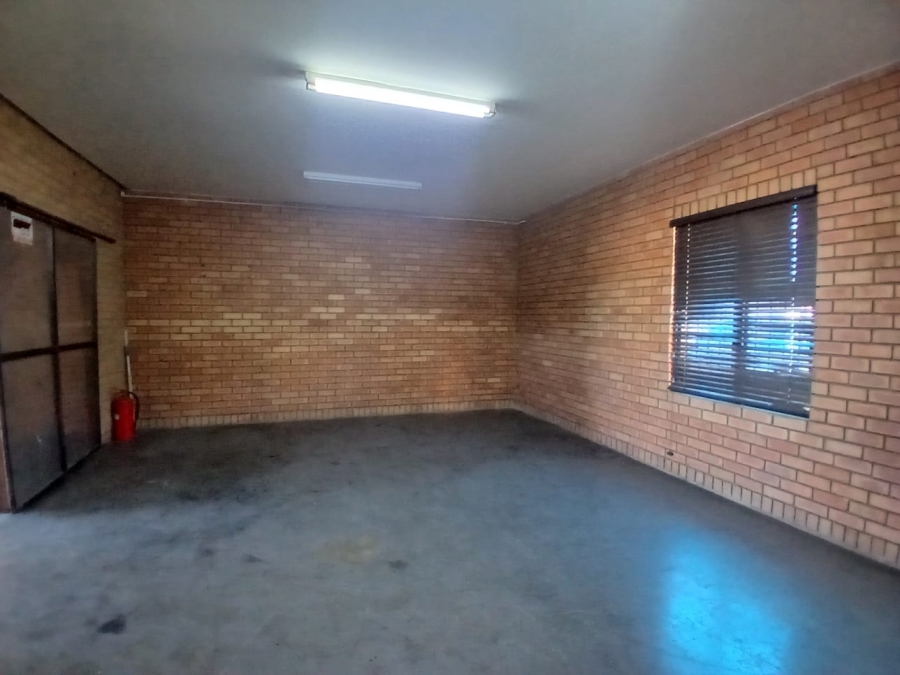 Commercial Property for Sale in Waterval East North West